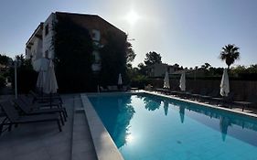 Apartamentos Leo